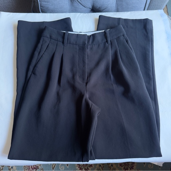 Aritzia The Effortless Pant - Crepette Black 4 - Picture 2 of 13